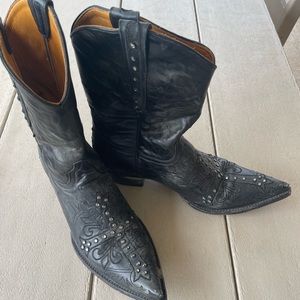 Old Gringo boots with cross detailing